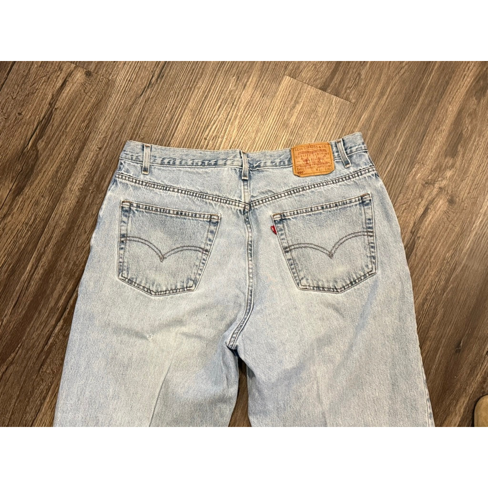 Vtg 90s Levi’s Men’s 560 Loose Fit Tapered Leg Jeans Light USA Made Sz 42x30​ - Picture 9 of 10